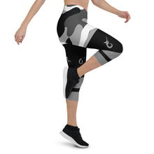 Load image into Gallery viewer, Capri Leggings Grey Camo