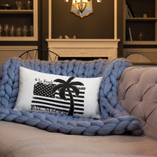 Load image into Gallery viewer, Premium Pillow American Palm