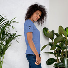 Load image into Gallery viewer, Short-Sleeve Women's T-Shirt Dive Club