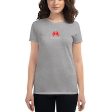 Load image into Gallery viewer, Women's short sleeve t-shirt Crab