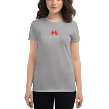 Load image into Gallery viewer, Women&#39;s short sleeve t-shirt Crab

